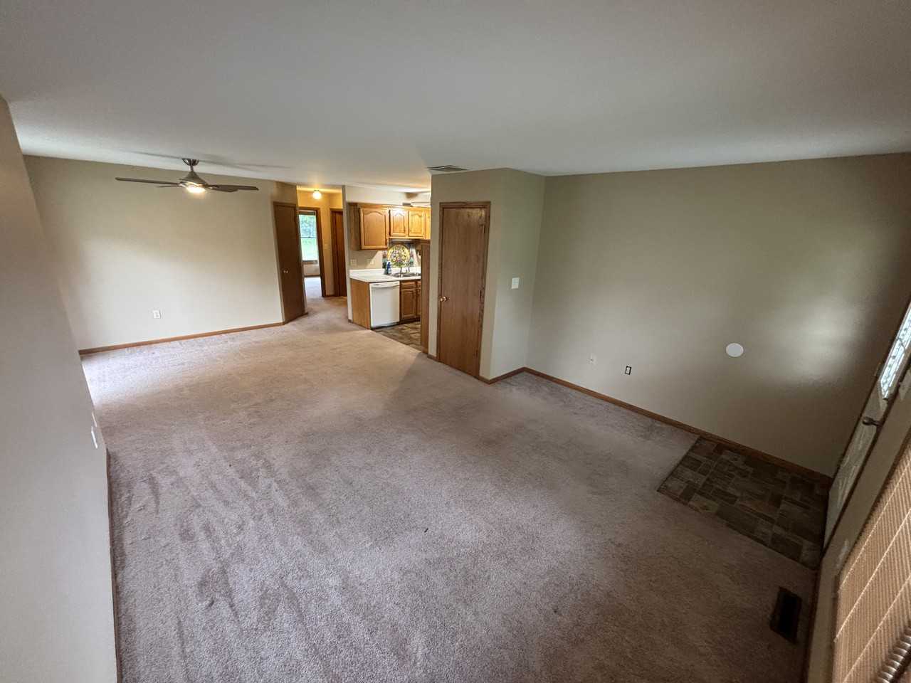180 S 20th St #180 - Photo 3 of 11