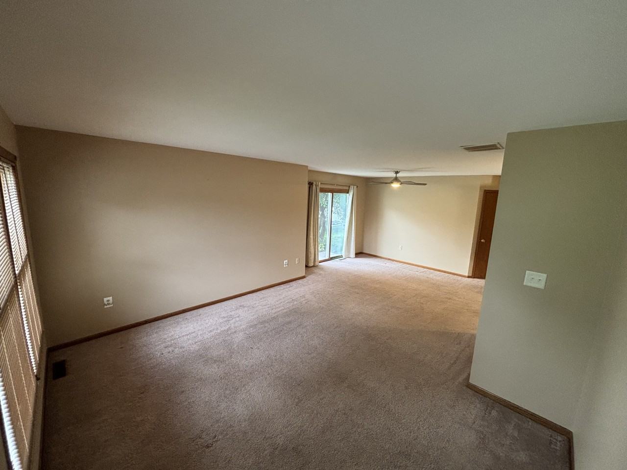 180 S 20th St #180 - Photo 5 of 11