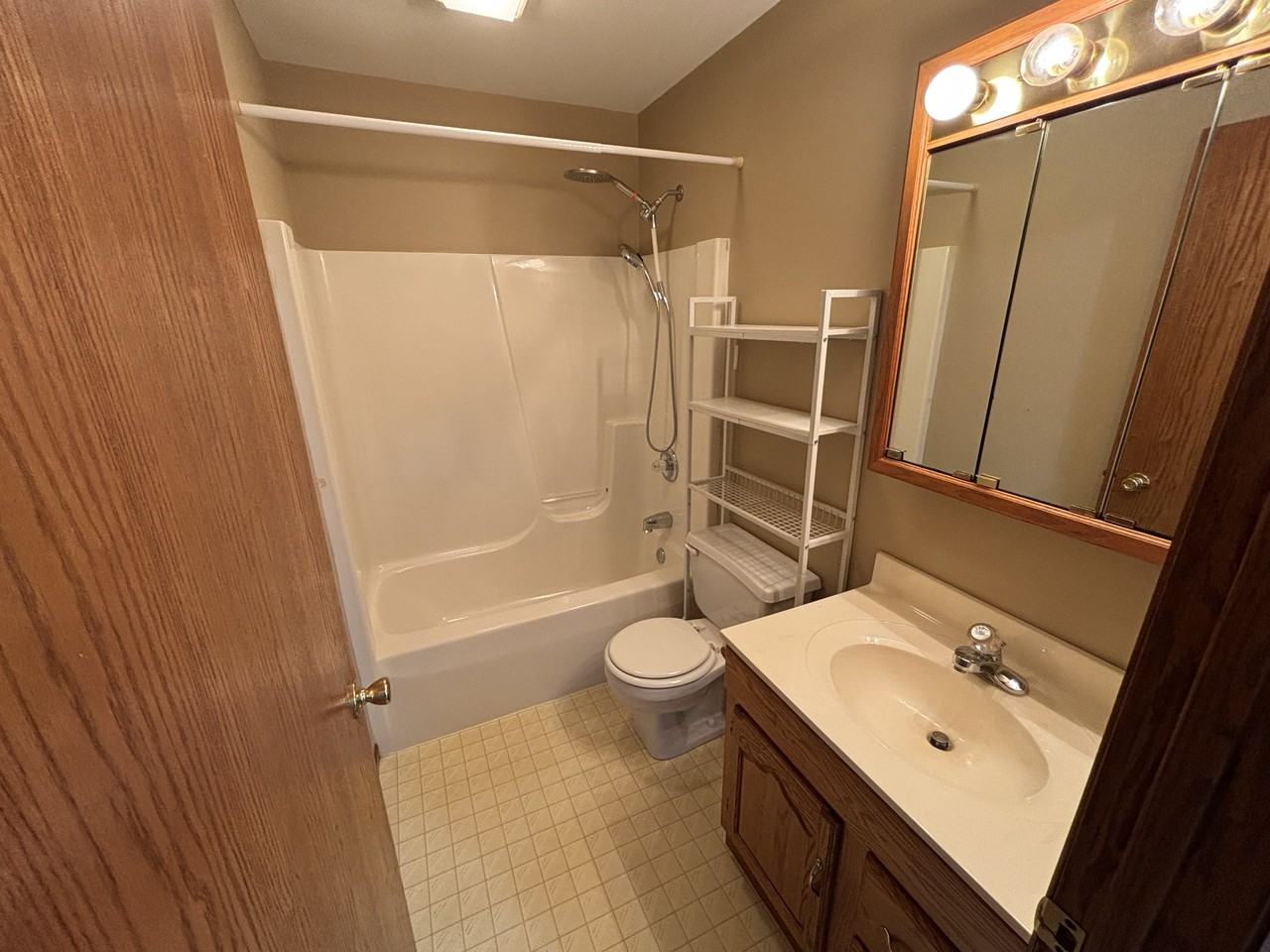 180 S 20th St #180 - Photo 6 of 11