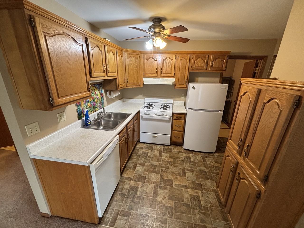 180 S 20th St #180 - Photo 7 of 11