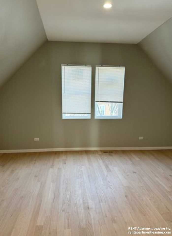 3404 N Lavergne Ave #2 - Photo 3 of 17