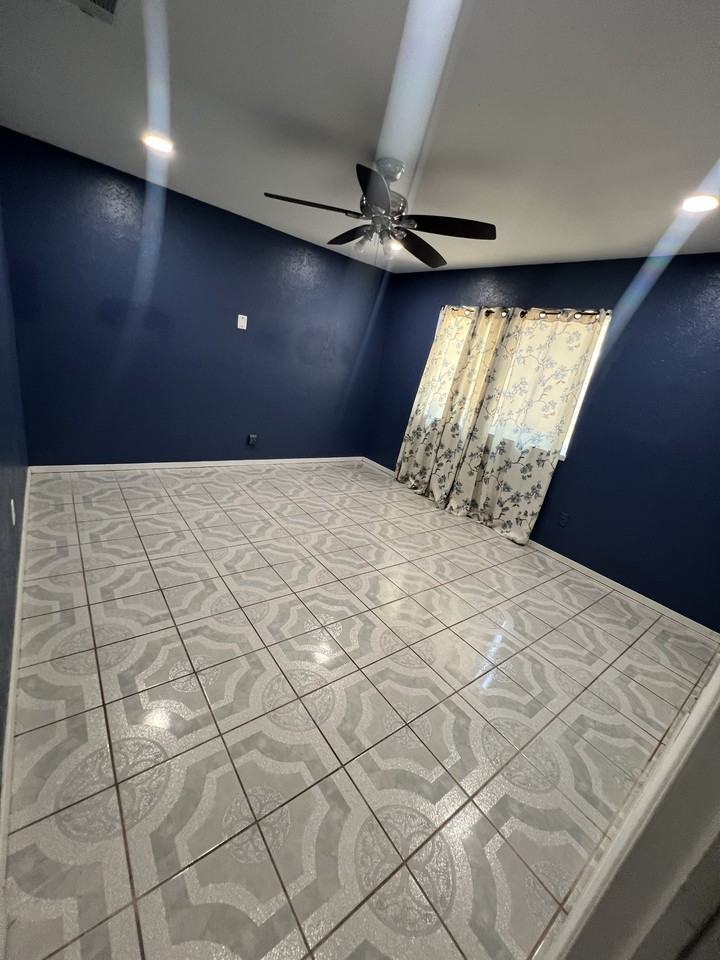 2709 Catalina Way #NA - Photo 3 of 12