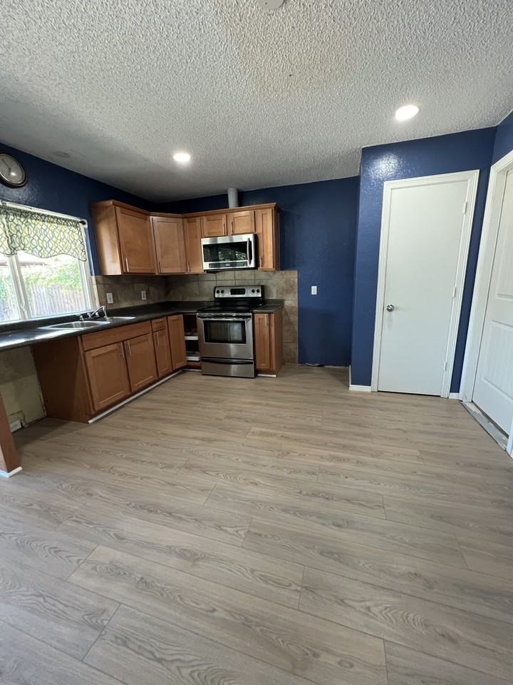 2709 Catalina Way #NA - Photo 5 of 12