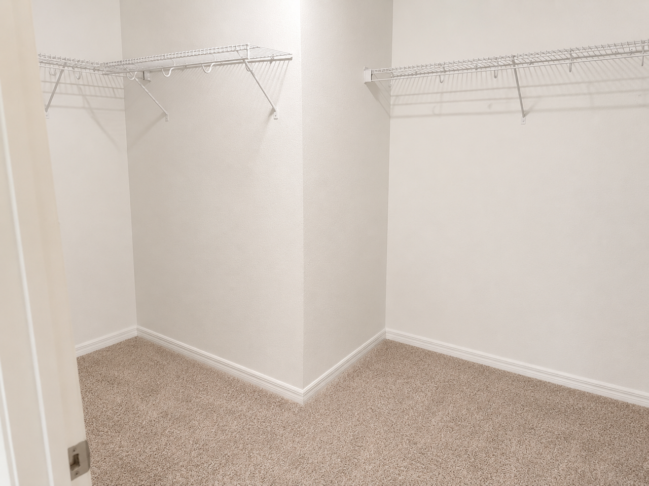2526 Red Spruce Way #NA - Photo 4 of 8