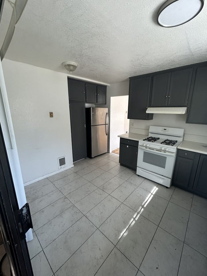104 Avenida Las Brisas #D - Photo 5 of 19