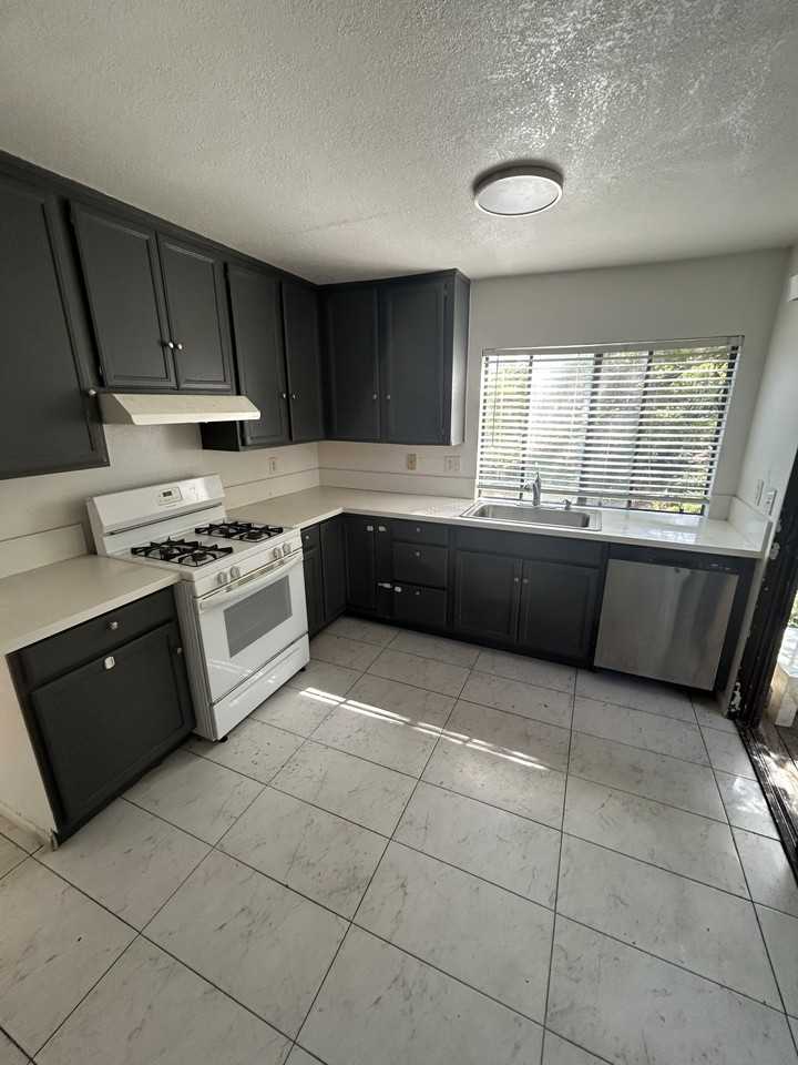 104 Avenida Las Brisas #D - Photo 6 of 19