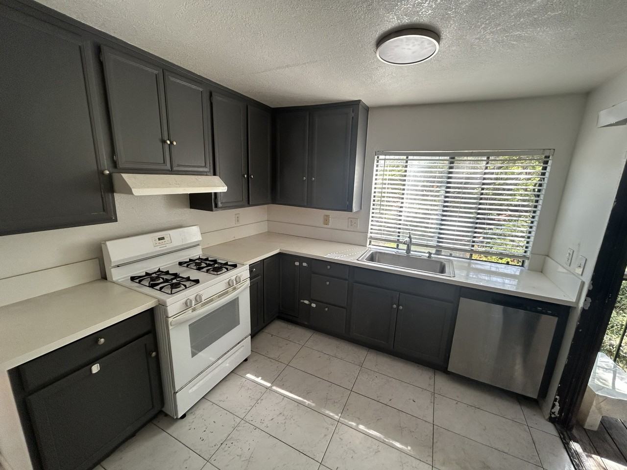 104 Avenida Las Brisas #D - Photo 7 of 19