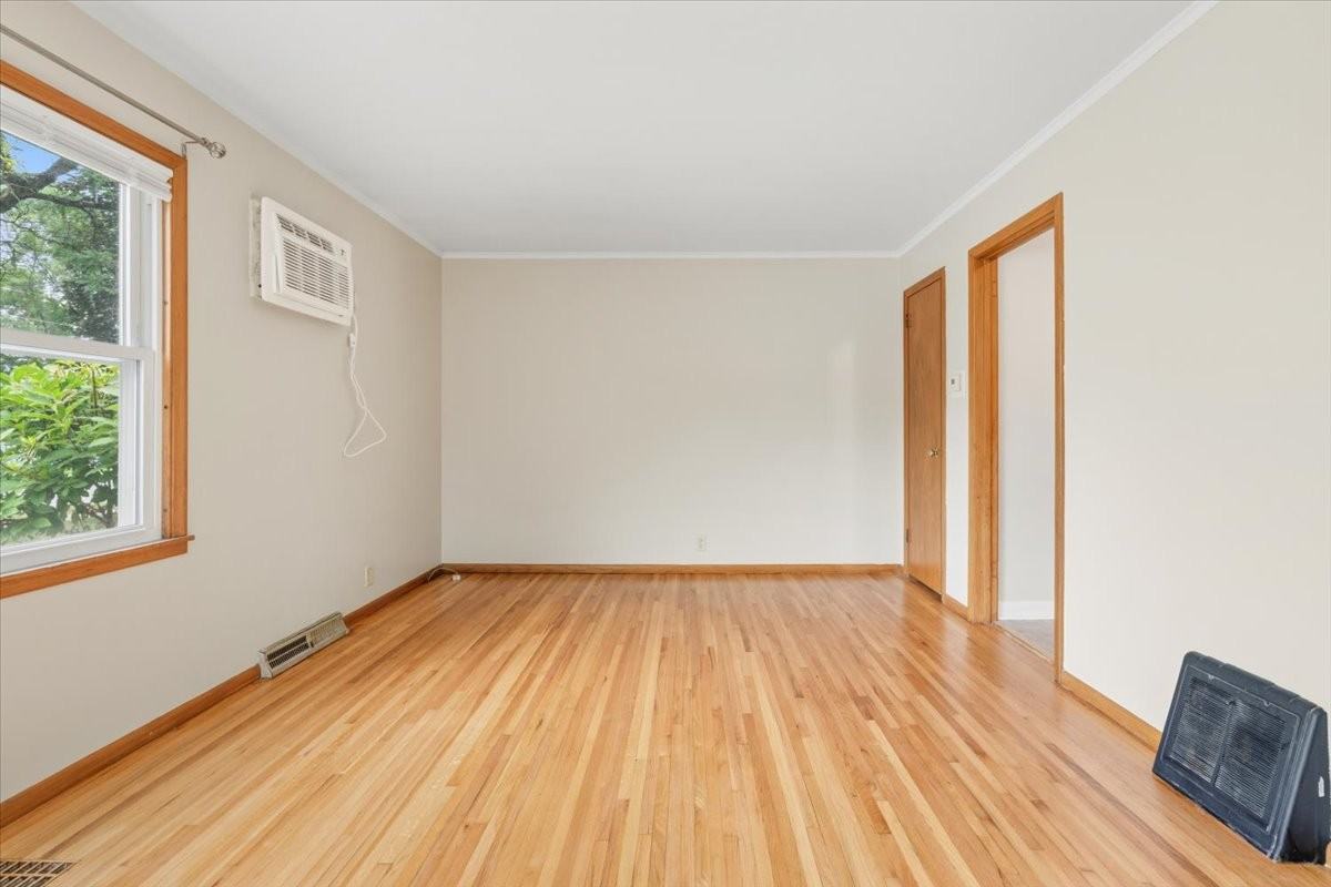 2916 52nd Ave N #2916 - Photo 3 of 18