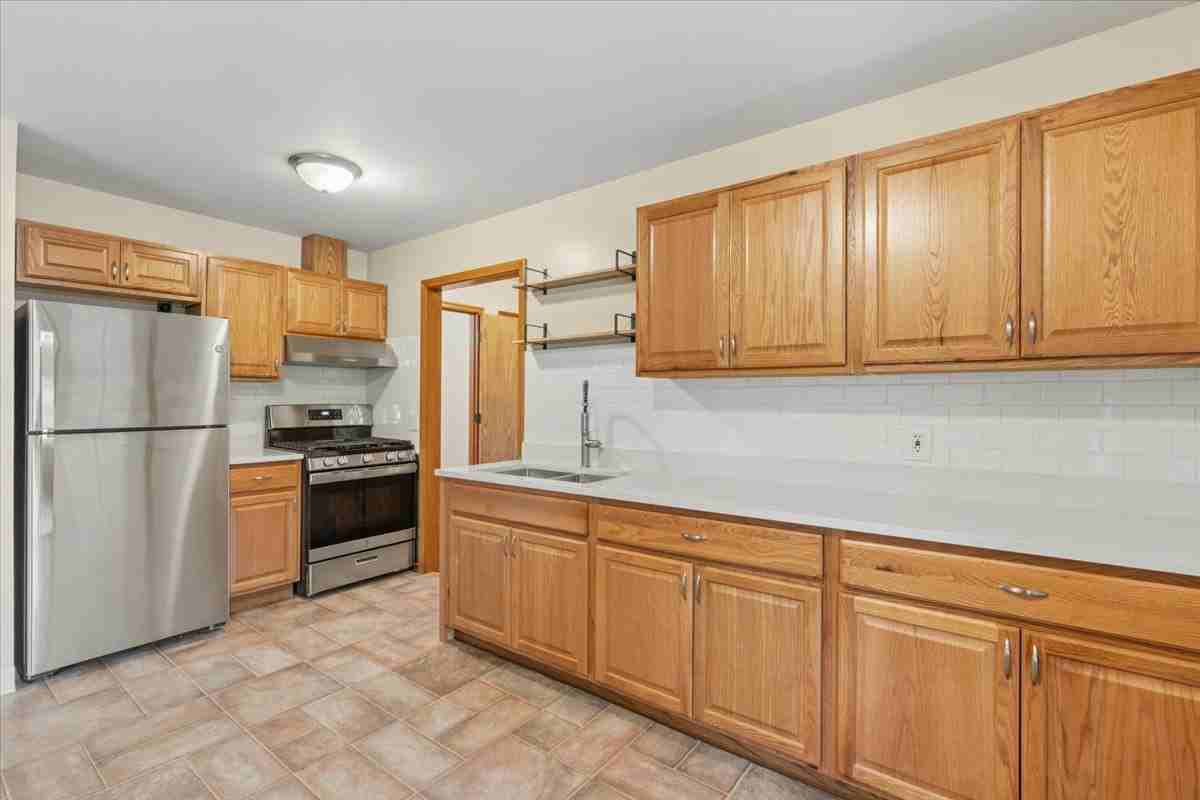 2916 52nd Ave N #2916 - Photo 4 of 18
