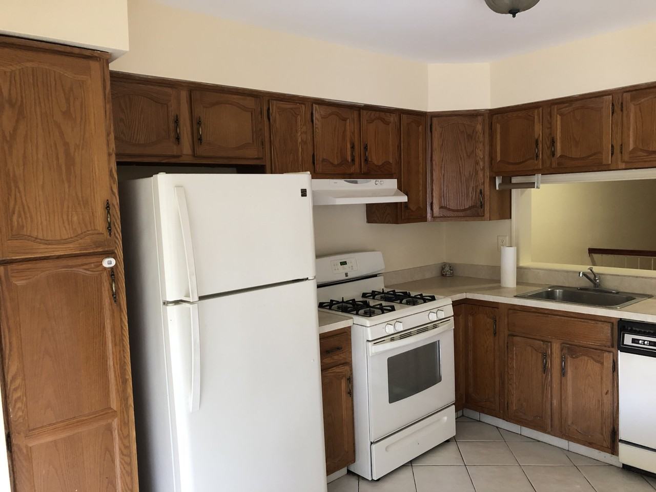 403 Maplecrest Rd #403 - Photo 5 of 9