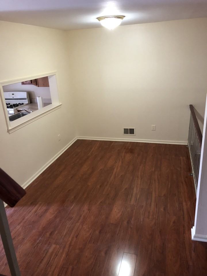403 Maplecrest Rd #403 - Photo 6 of 9