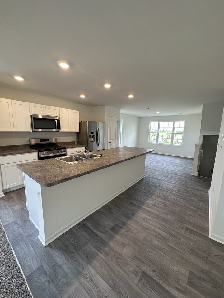 870 Briar Glen Ct #NA - Photo 2 of 18