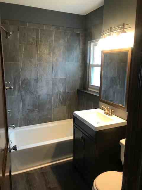 2513 Fremont Ave N - Photo 4 of 13