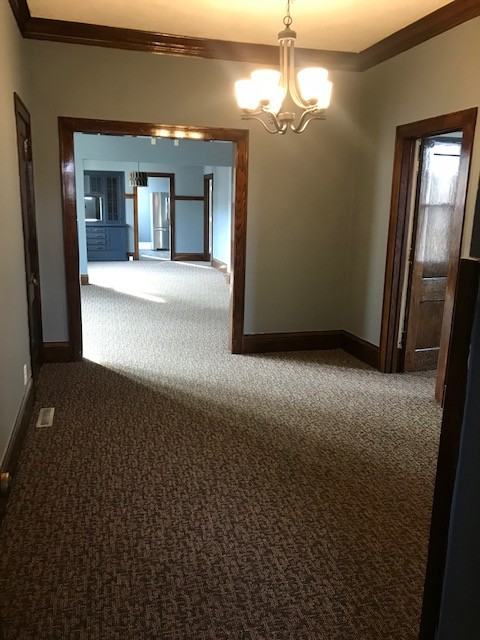 2513 Fremont Ave N - Photo 6 of 13