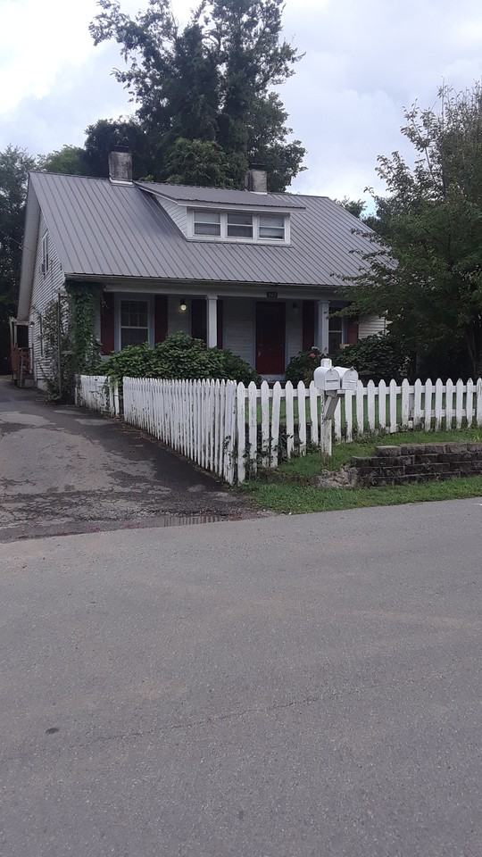 303 Morton Ave #A - Photo 2 of 13