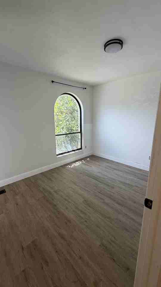1554 Monroe Blvd #NA - Photo 7 of 13