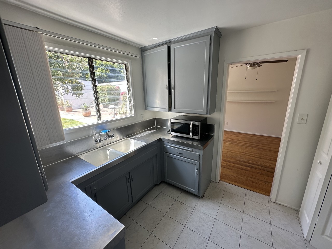 2471 Silver Lake Blvd #2471B - Photo 3 of 48