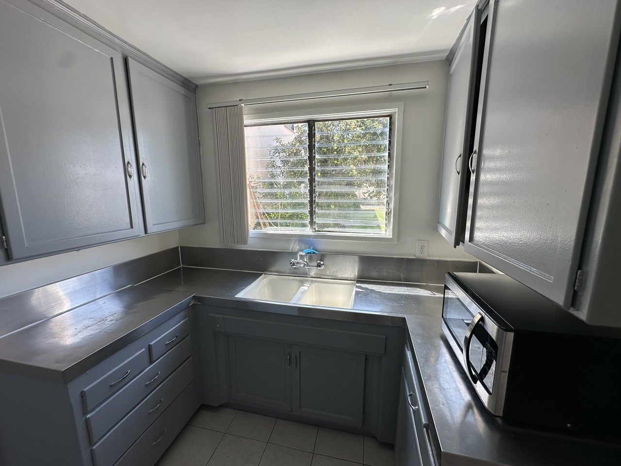 2471 Silver Lake Blvd #2471B - Photo 4 of 48