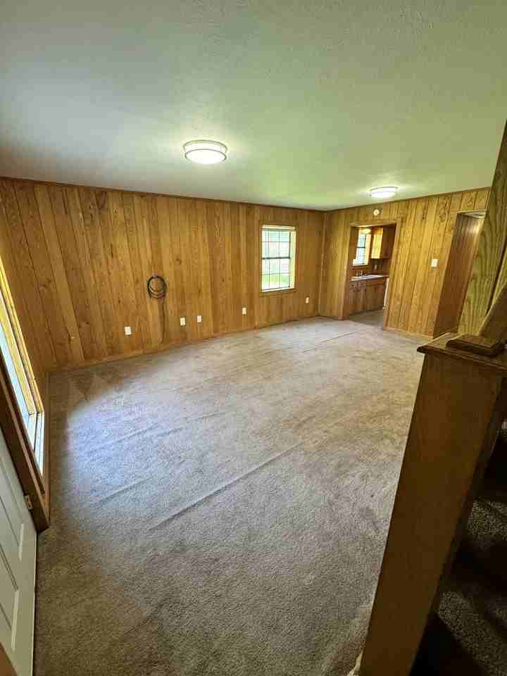 203 Natchez St N, Unit B - Photo 6 of 33
