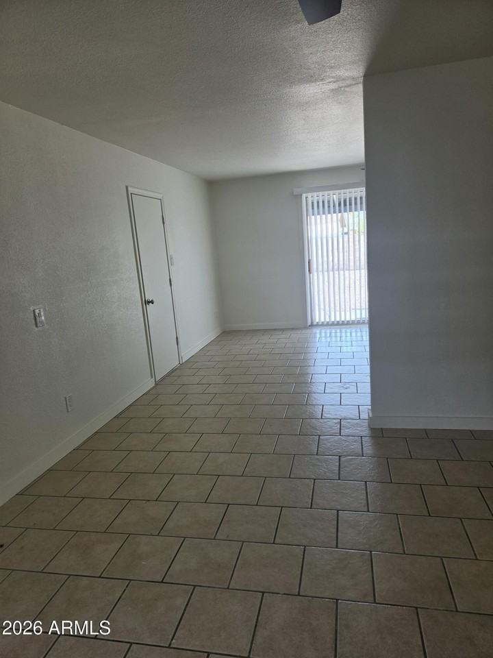 35 E Fairmont Dr - Photo 6 of 24