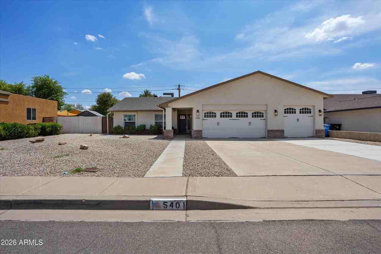 5401 E Beck Ln - Photo 3 of 44