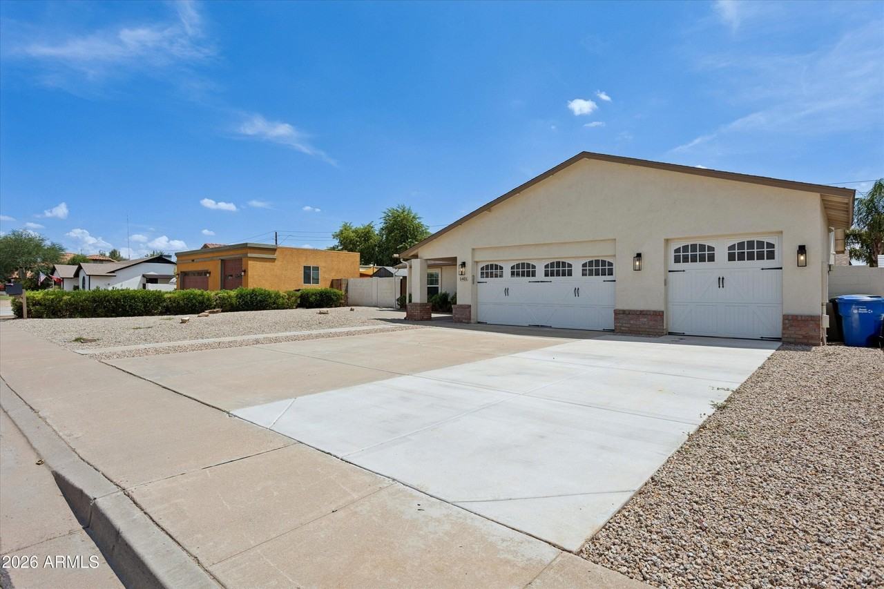 5401 E Beck Ln - Photo 4 of 44