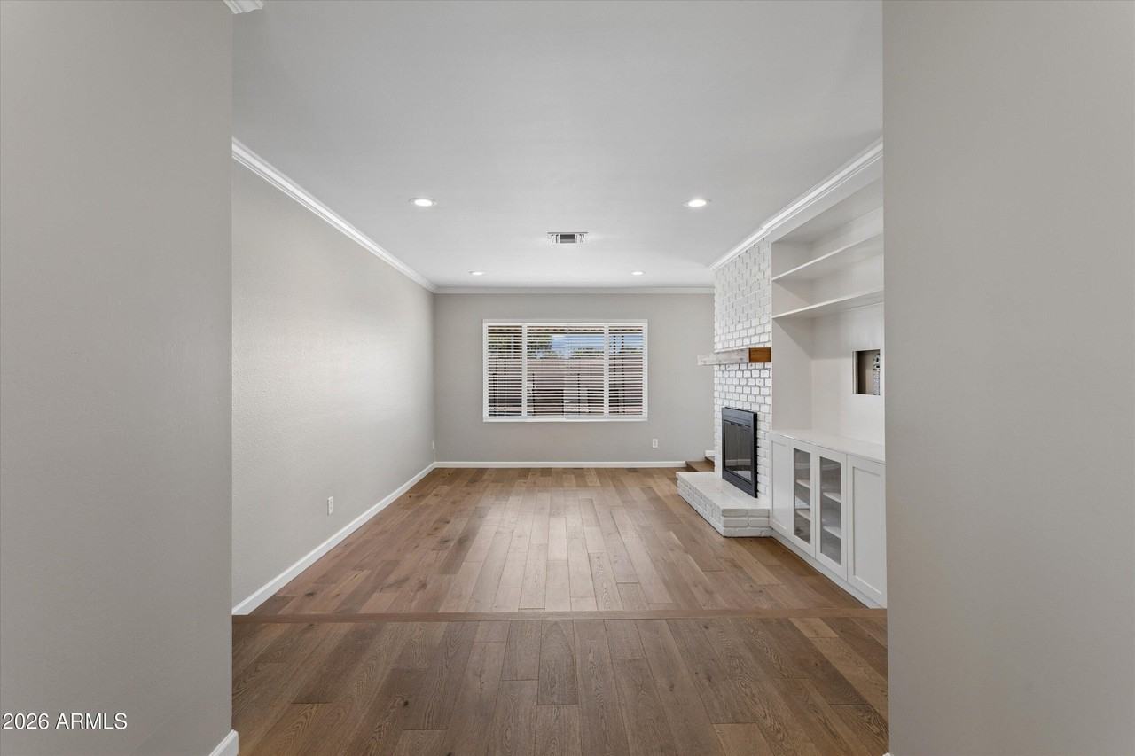 5401 E Beck Ln - Photo 6 of 44