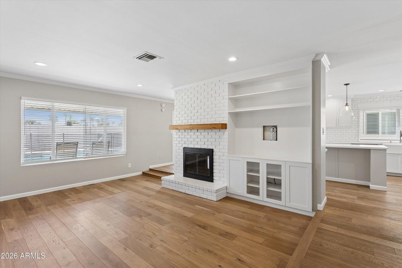 5401 E Beck Ln - Photo 7 of 44