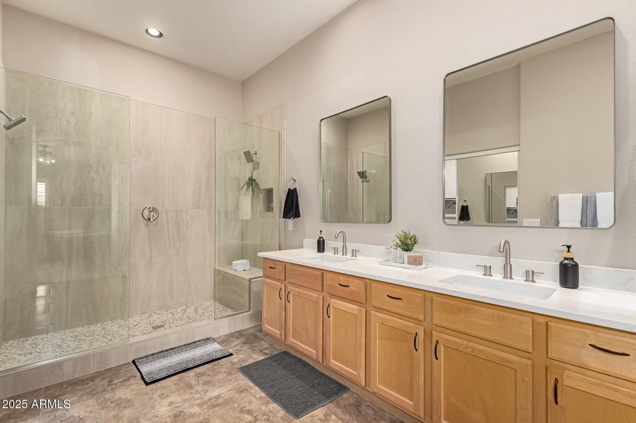 434 E Sheffield Ave - Photo 3 of 31