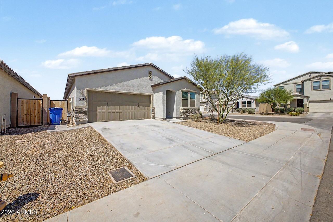 5722 W Getty Dr - Photo 6 of 47