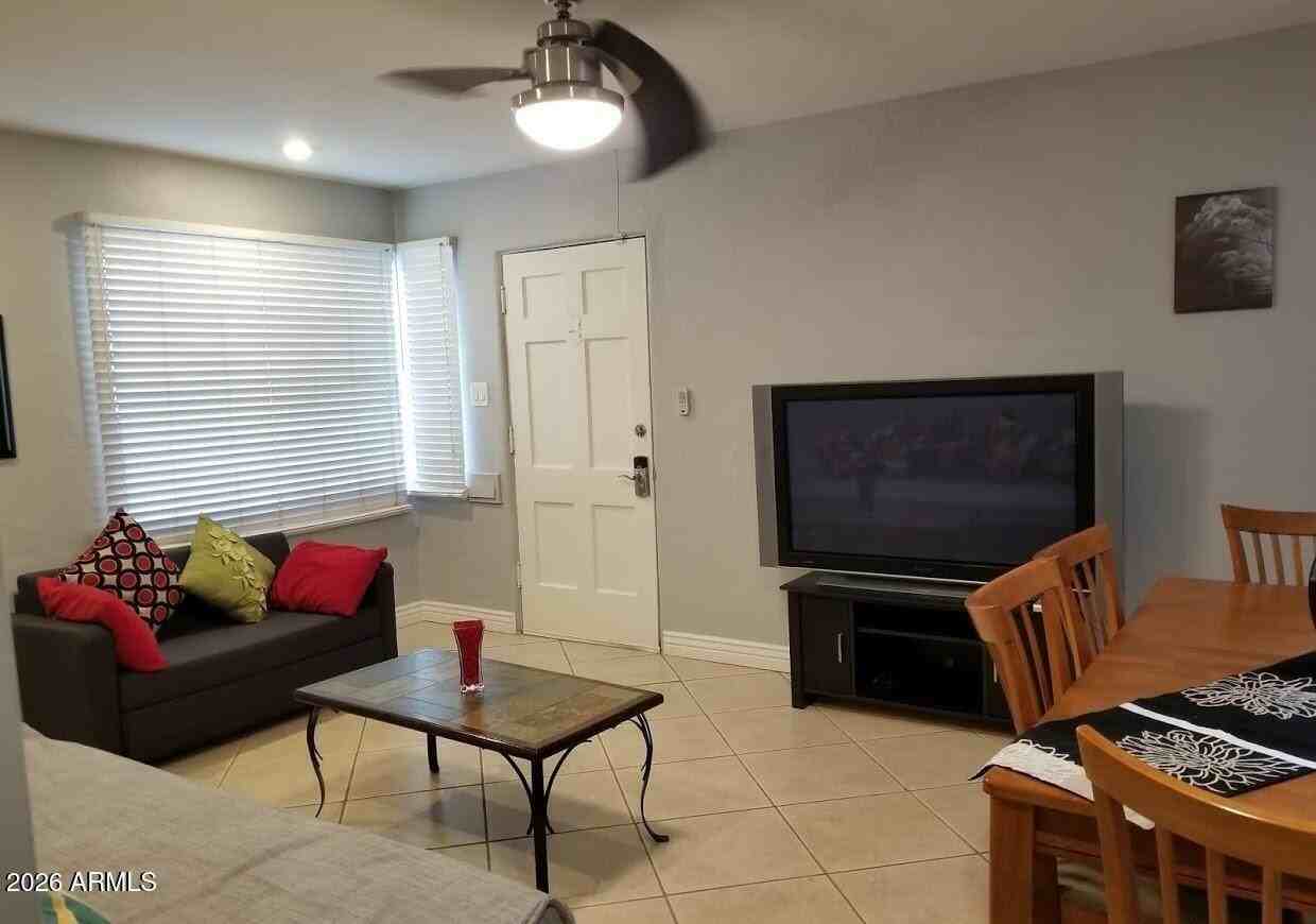830 N 6th Ave - Photo 3 of 15