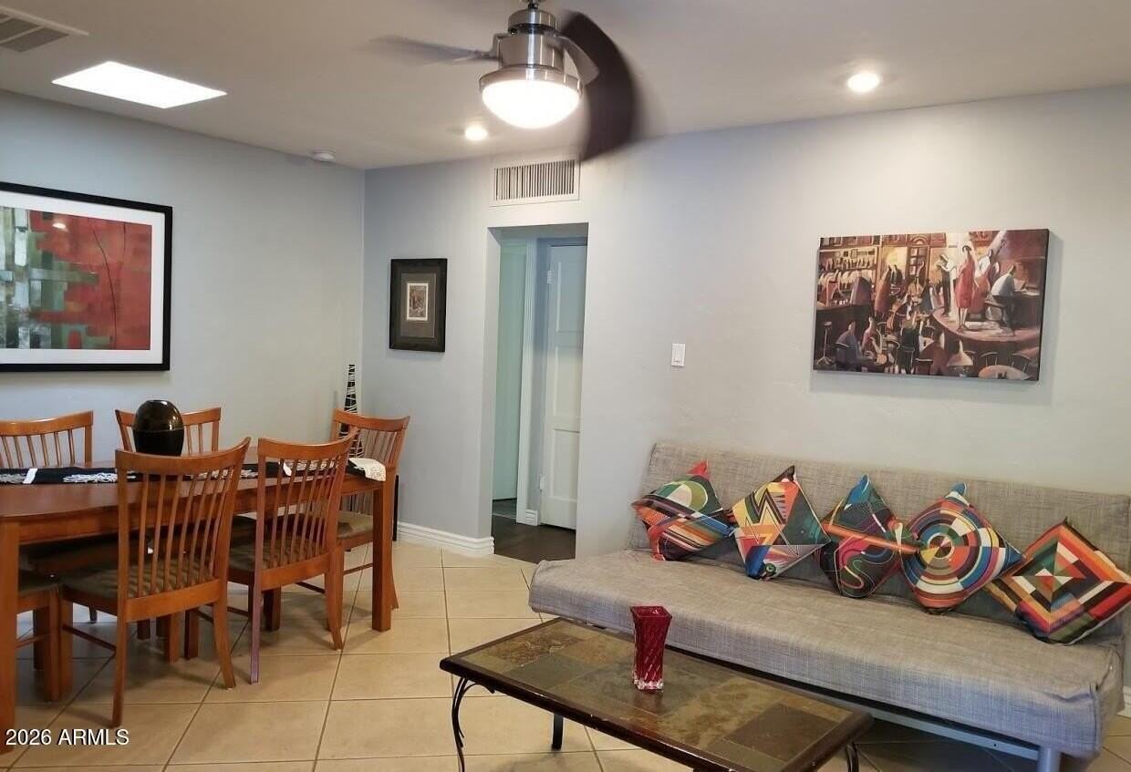 830 N 6th Ave - Photo 4 of 15