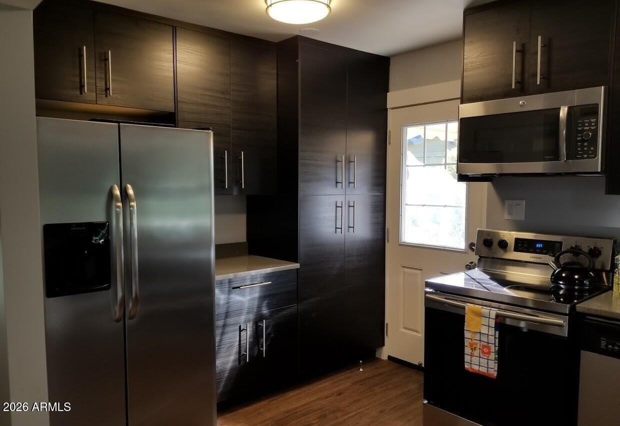 830 N 6th Ave - Photo 6 of 15