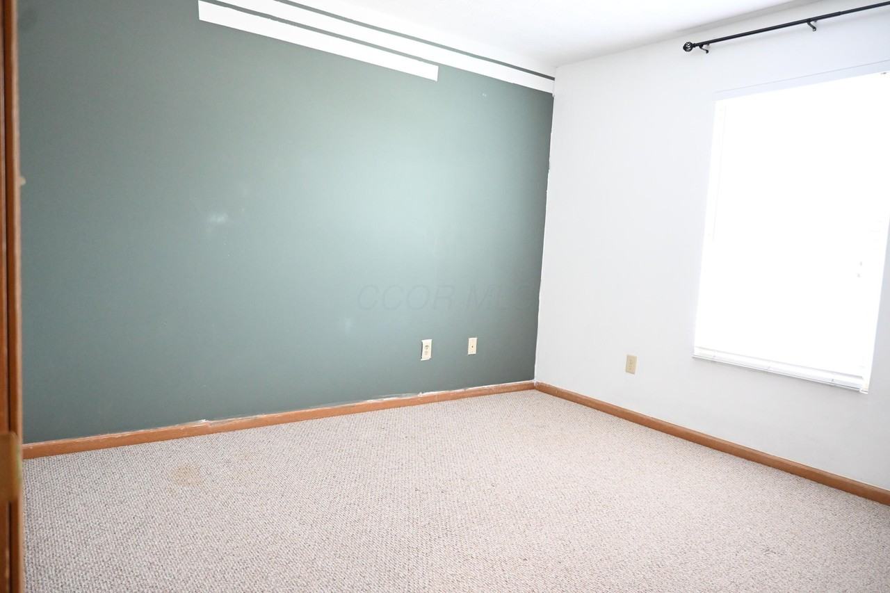 917 Annagladys Dr #Y2 - Photo 3 of 16