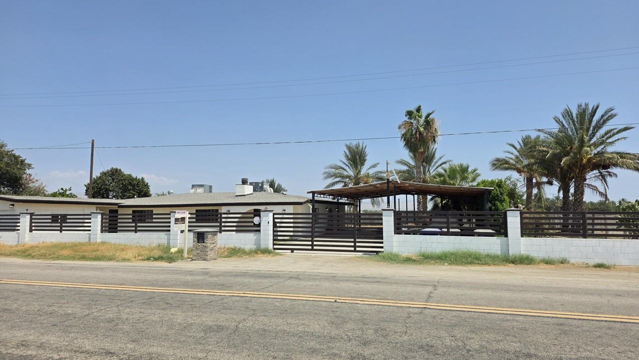 62101 Tyler St - Photo 2 of 14