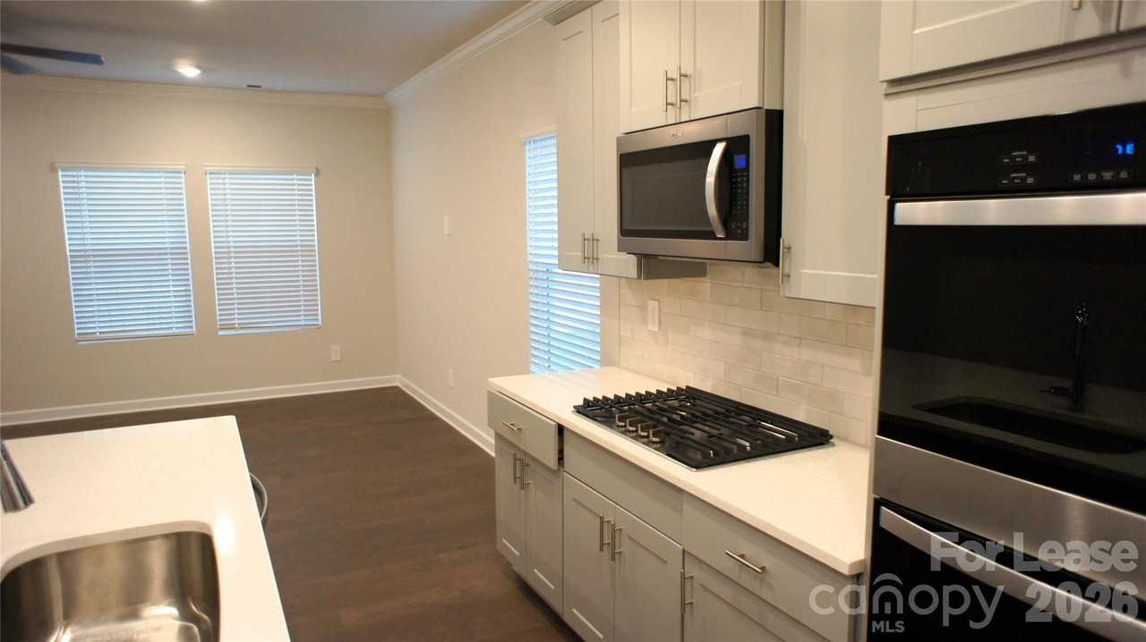 344 Cedar Knoll Cir - Photo 4 of 45