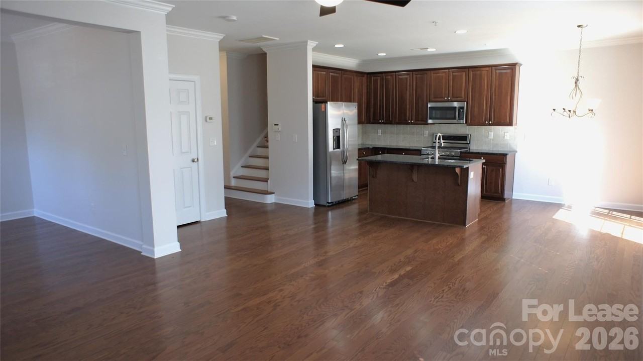 15509 Barossa Valley St - Photo 5 of 40