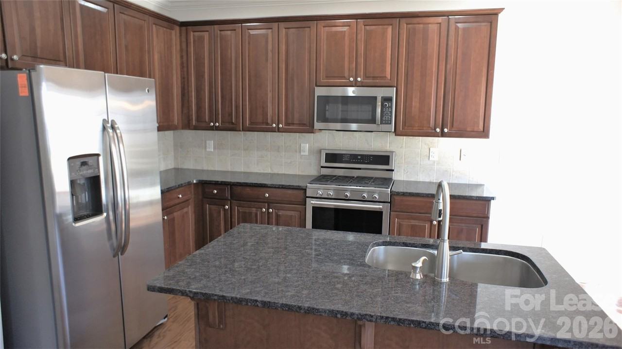 15509 Barossa Valley St - Photo 7 of 40