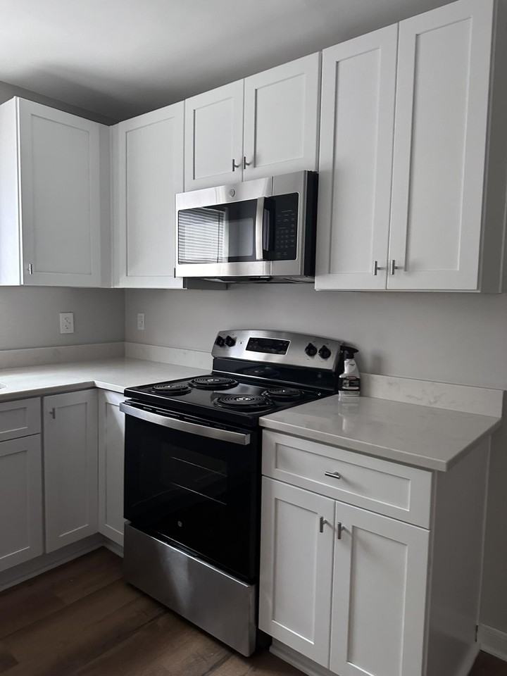 1924 Baxter St #B - Photo 5 of 16