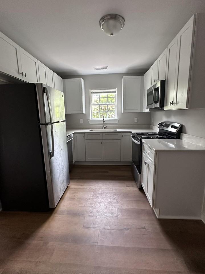 1924 Baxter St #B - Photo 6 of 16