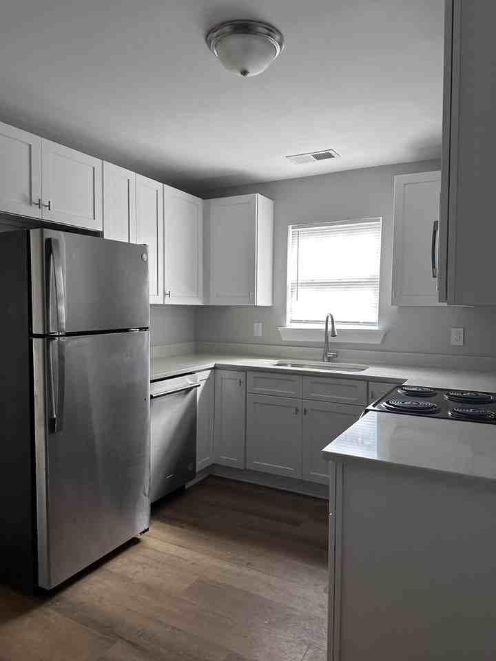 1924 Baxter St #B - Photo 7 of 16