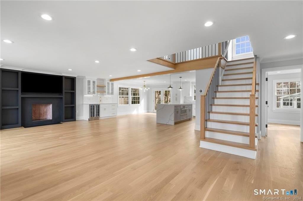5 Shaw Ave - Photo 3 of 40