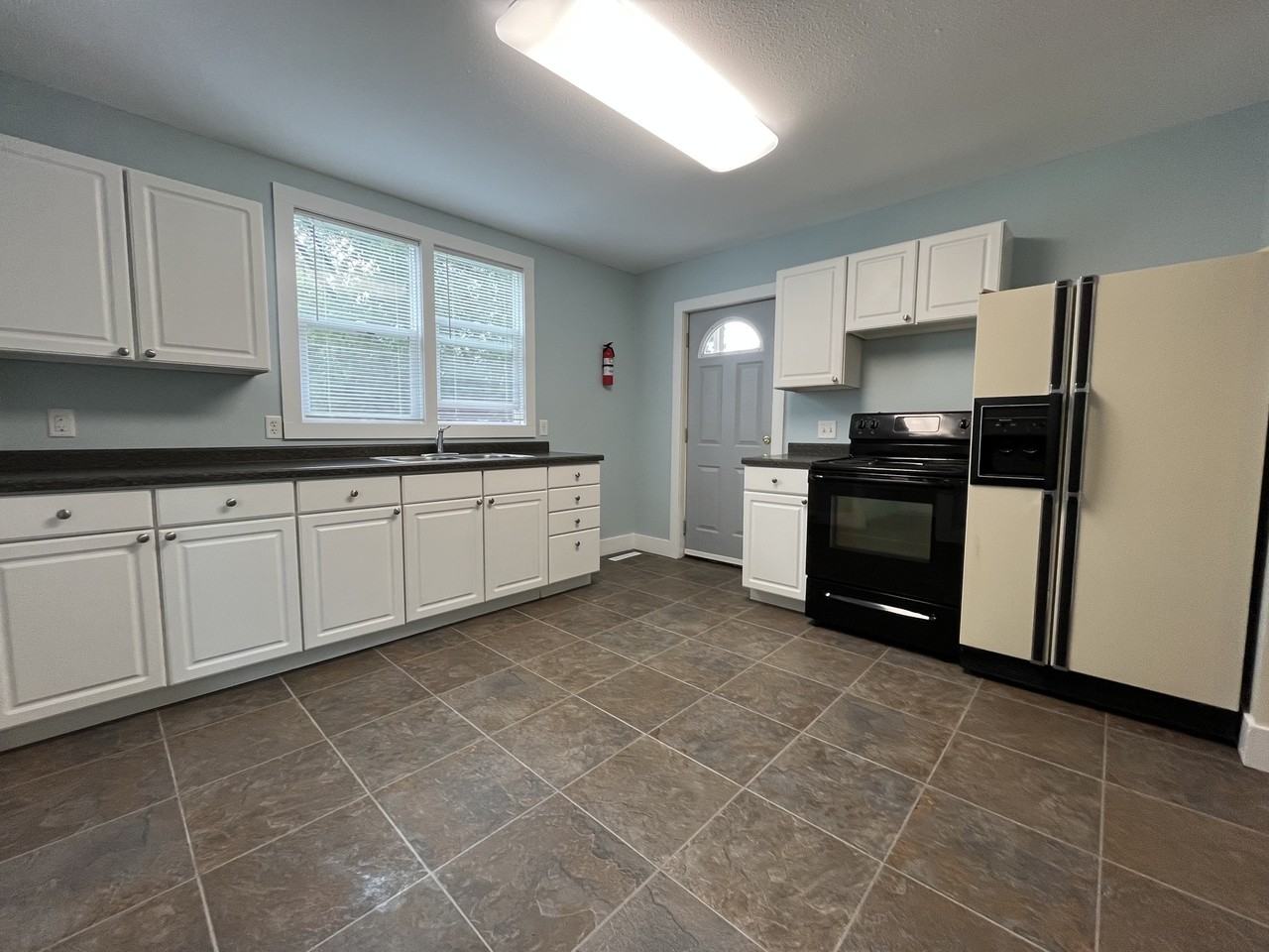 556 Franklin St #1 - Photo 2 of 17