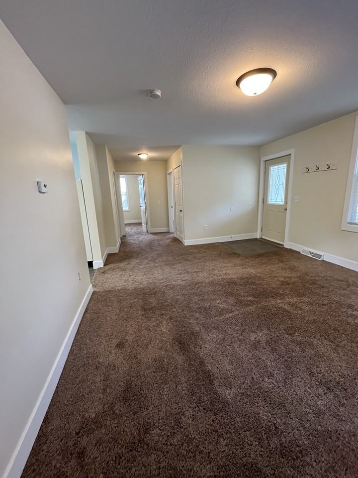 556 Franklin St #1 - Photo 7 of 17