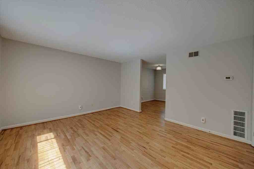 1604 Briarcliff Rd Ne #2 - Photo 6 of 30