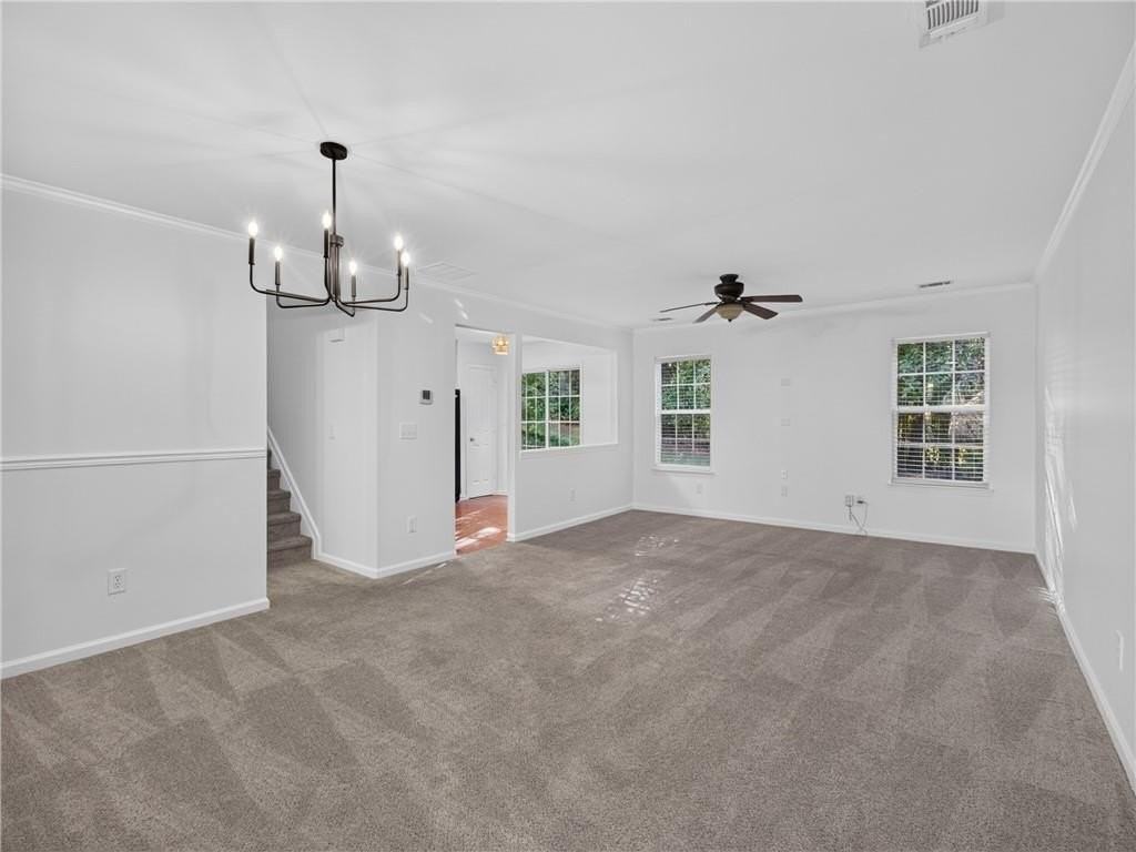 2820 Mayfair Dr - Photo 5 of 39