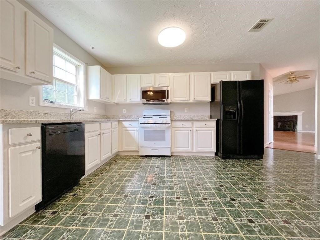 408 Lee Miller Dr - Photo 7 of 17