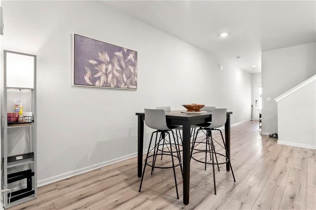 1840 Fabian Way Sw - Photo 3 of 22