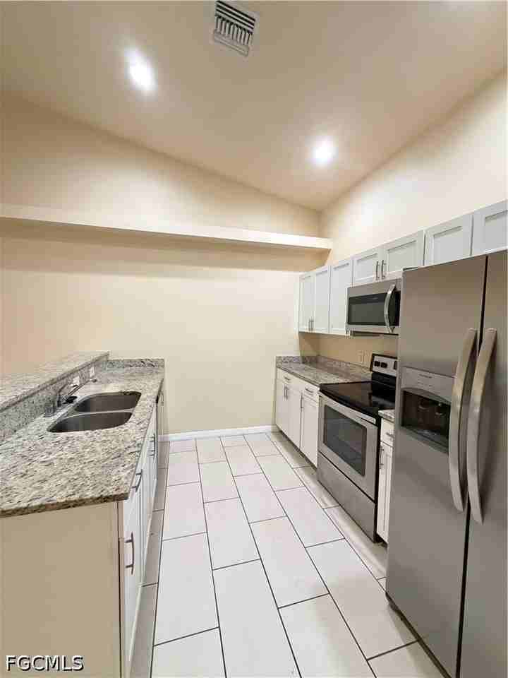 1622 Sw 33rd St - Photo 4 of 18
