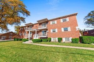 featured image of 124 W Washington St